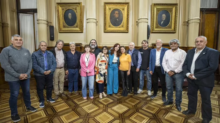 Cristina Kirchner se reunió con gremios y un sindicalista reveló una frase sobre los pedidos para que sea candidata 1 image 1