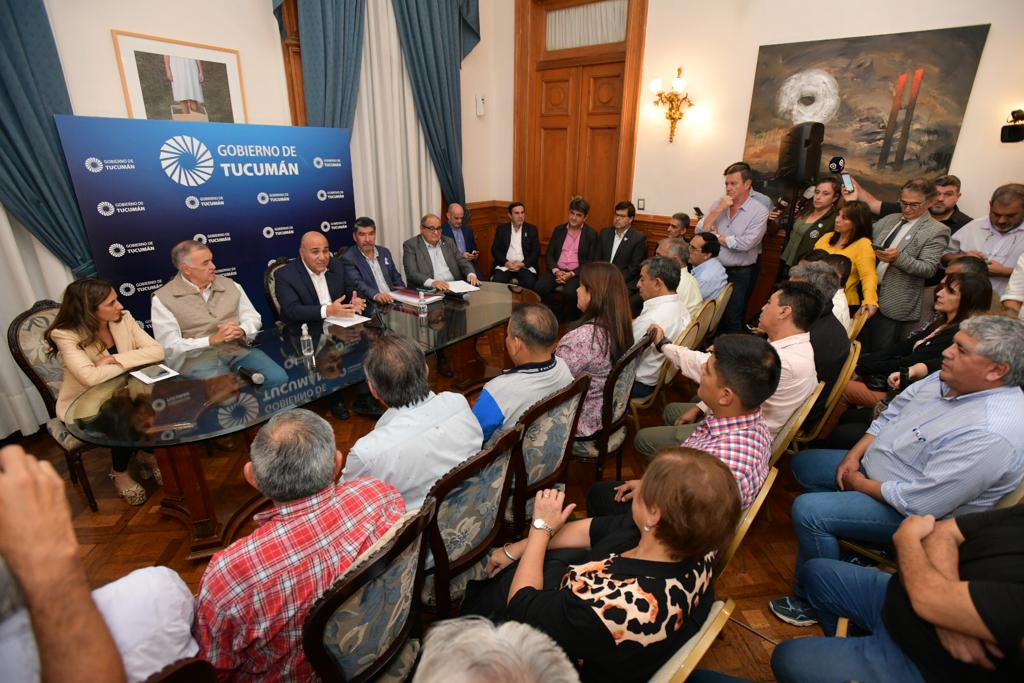 Anuncian nuevos aumentos para estatales y docentes en Tucumán, Jujuy y Salta 1 image 14