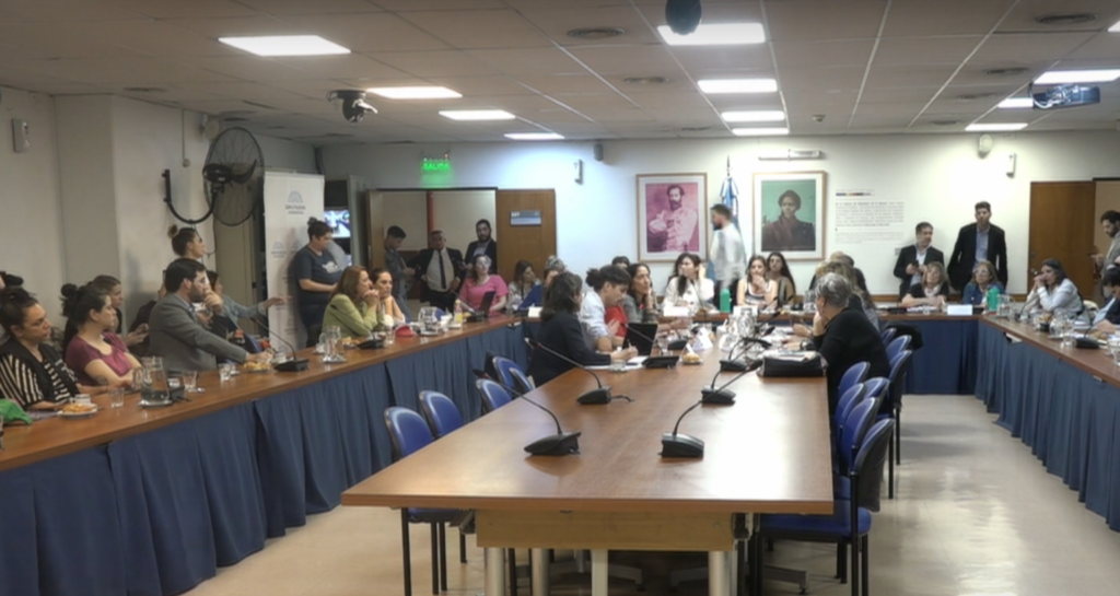 Se reanuda el debate por la ampliación de las licencias maternales, paternales y parentales 1 image