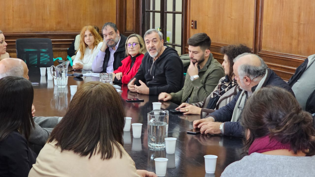 La paritaria de los estatales nacionales pasó a un cuarto intermedio hasta septiembre 1 image 18