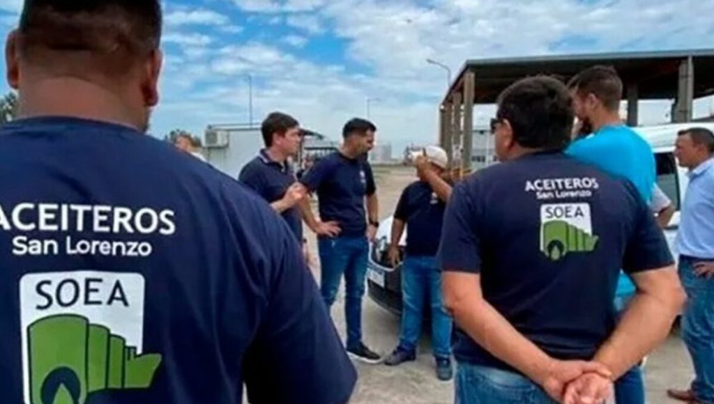Aceiteros: cuarto día de paro, dólares que no entran y amenazas de las empresas y ningun avance en negociaciones. 1 image 3