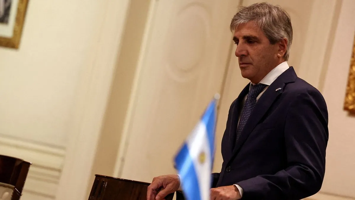 EL GOBIERNO QUIERE IMPONER LAS PARITARIAS POR DEBAJO DEL 2% MENSUAL " se aproxima una confrontación con los gremios" 1 image 21