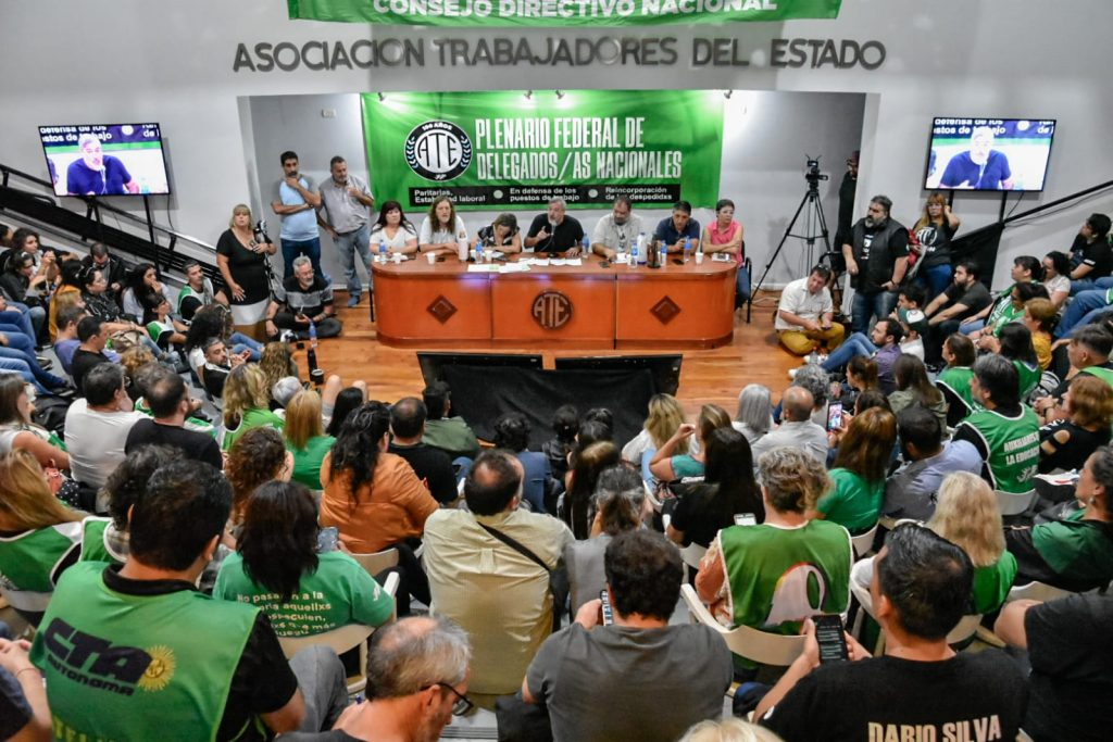 ATE: define medidas de fuerza en un plenario federal, tras el congelamiento de salarios que pretende el gobierno de Milei 1 image 26