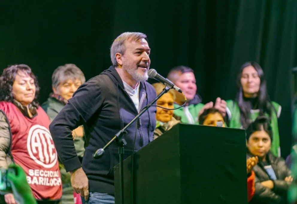 Rodolfo Aguiar (ATE), adherirá al paro nacional de transporte convocado para el 30 de octubre y criticó al gobierno de Javier Milei al anticipar que “va a chocar”. 1 image 31