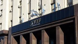 Despidos masivos en la AFIP y un empleado intenta suicidarse tirándose del noveno piso por problemas laborales. 1 image 32