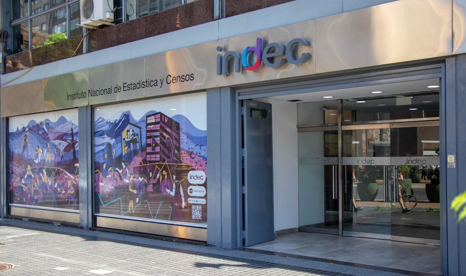 Ultimo dato del INDEC: Una familia tipo necesitó más de 1.5 millones de pesos para cubrir necesidades básicas en septiembre 1 image 33