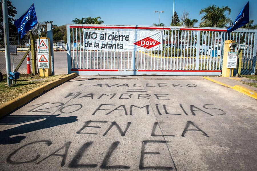 Trabajadores Santafesinos profundizan medidas de fuerza tras el cierre de la petroquímica DOW y 120 puestos de trabajo en peligro!! 1 image